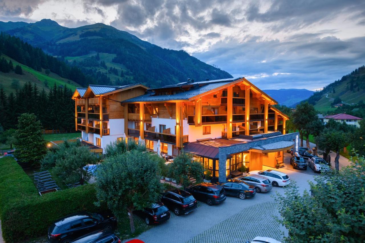 Hotel Alpina Rauris Exterior photo